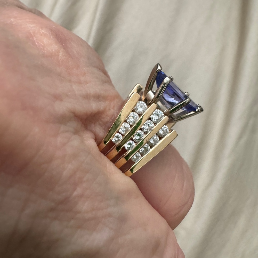 Tanzanite 1.5 ct Marquise and round .40 ct diamond ring size 7.5 14k gold - Picture 3 of 13